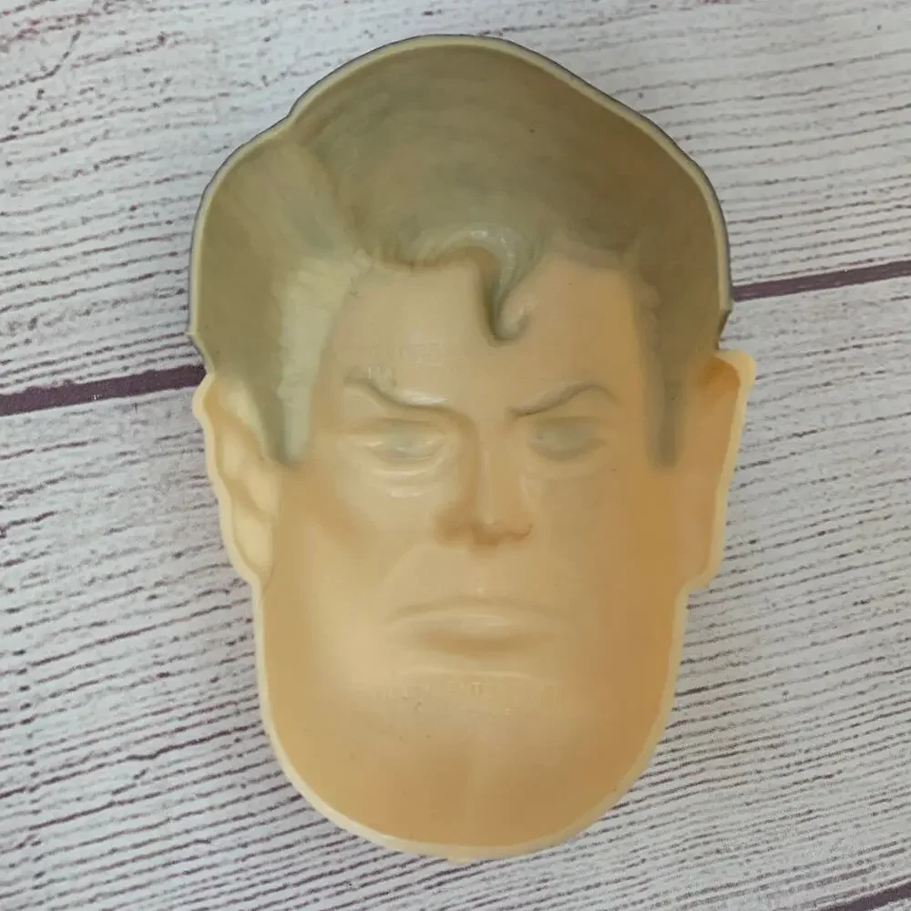 Vintage Wilton Superman Cake Topper Set of 3 Plastic Face Tie and S Shield Logo